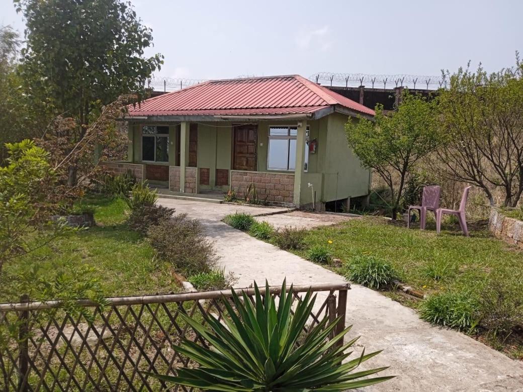 Отель Abode Me Me Ai Haven Черапунджи Экстерьер фото