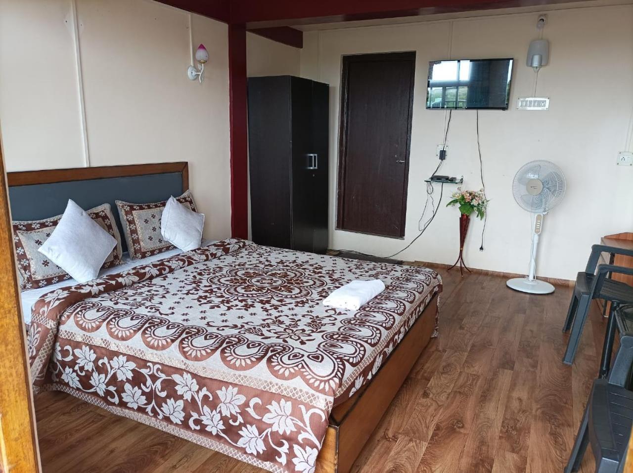 Отель Abode Me Me Ai Haven Черапунджи Экстерьер фото